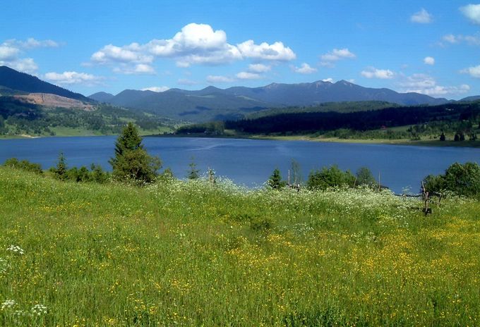 Lacul Colibita si M-tii Calimani (foto Caliman Club)